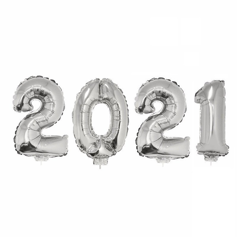 Zilveren 2021 ballonnen voor Oud en Nieuw
