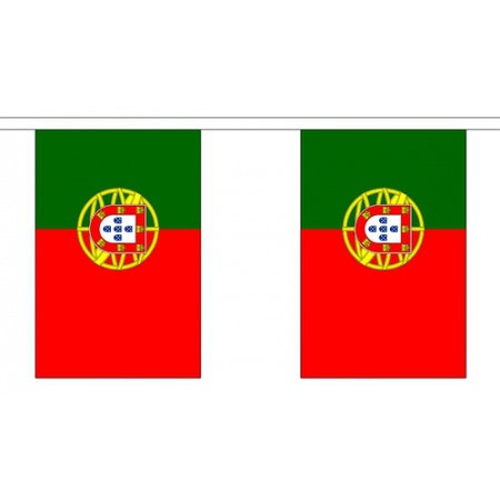 Landen vlaggen versiering set - Portugal - Vlag 90 x 150 cm en vlaggenlijn 3 meter