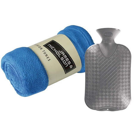 Fleece blanket/plaid 200 grams blue 120 x 160 cm and a hot water bottle 2 liter